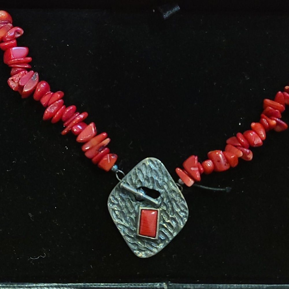 🌸 4/$50 Necklace with front closure